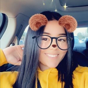 Meet your Posher, Cristina